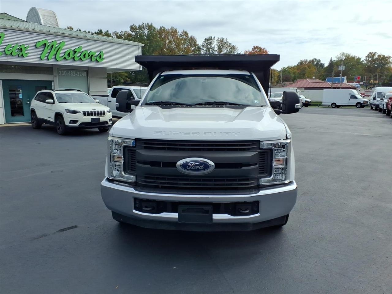 Ford Super Duty F-350 DRW XL 2WD Reg Cab 169" WB 84" CA 2017
