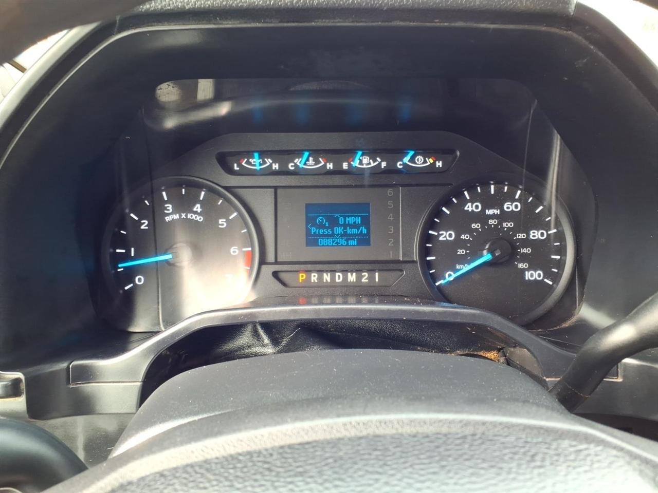 Ford Super Duty F-350 DRW XL 2WD Reg Cab 169" WB 84" CA 2017