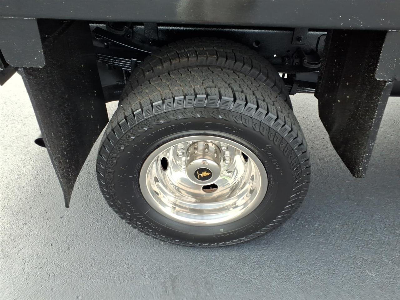 Ford Super Duty F-350 DRW XL 2WD Reg Cab 169" WB 84" CA 2017