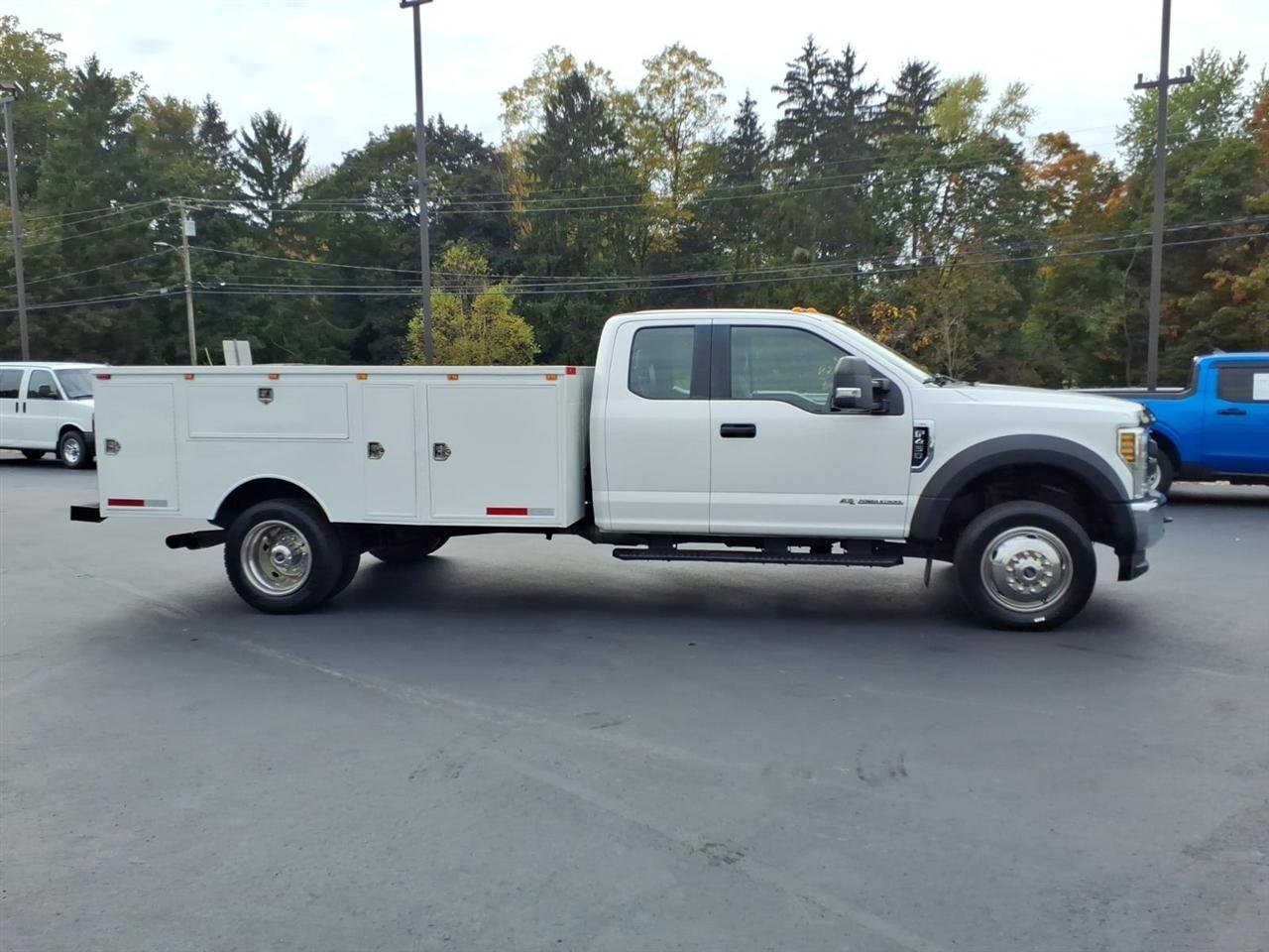 Ford Super Duty F-450 DRW Lariat 4WD SuperCab 168" WB 60" CA 2018