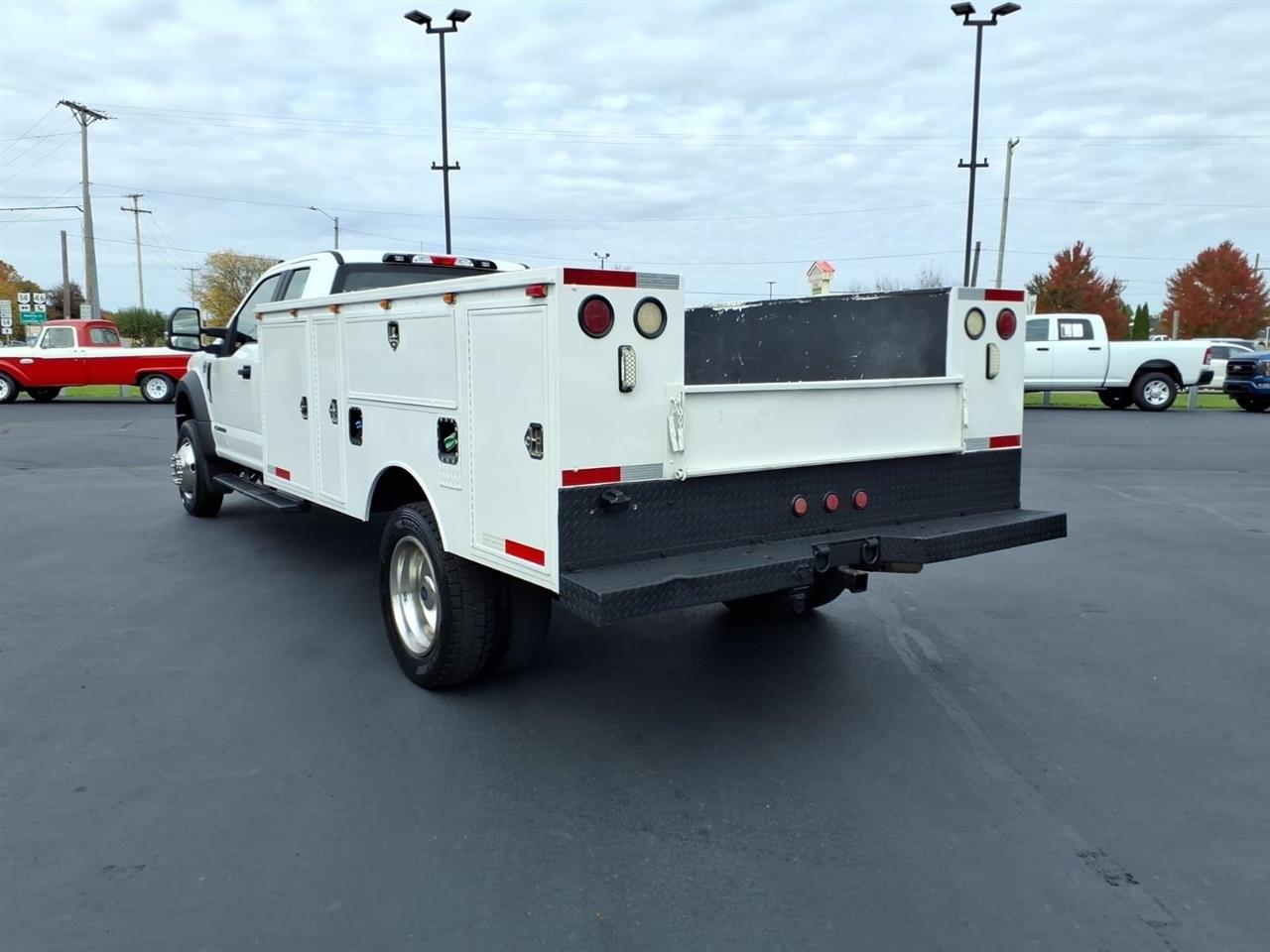 Ford Super Duty F-450 DRW Lariat 4WD SuperCab 168" WB 60" CA 2018