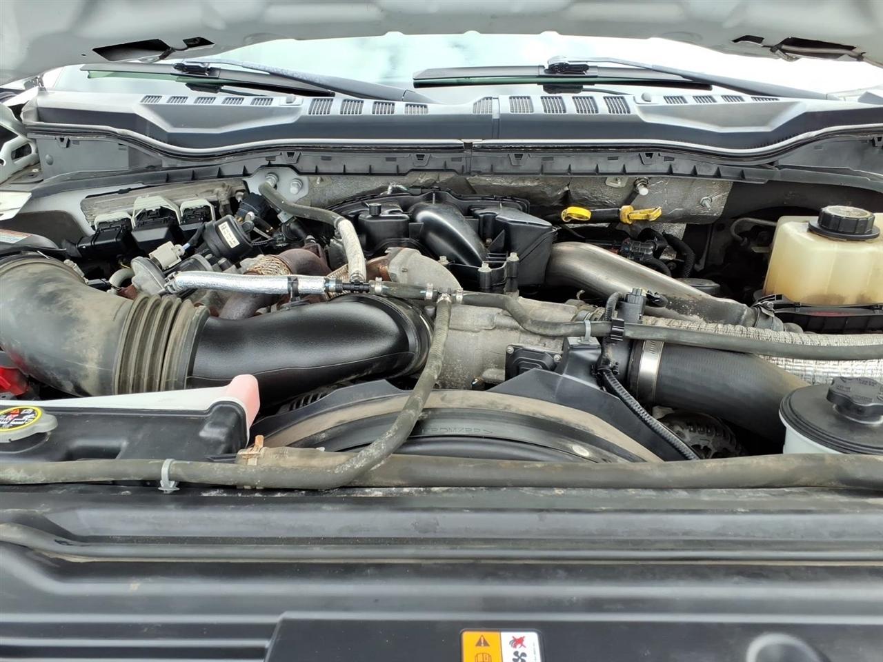 Ford Super Duty F-450 DRW Lariat 4WD SuperCab 168" WB 60" CA 2018