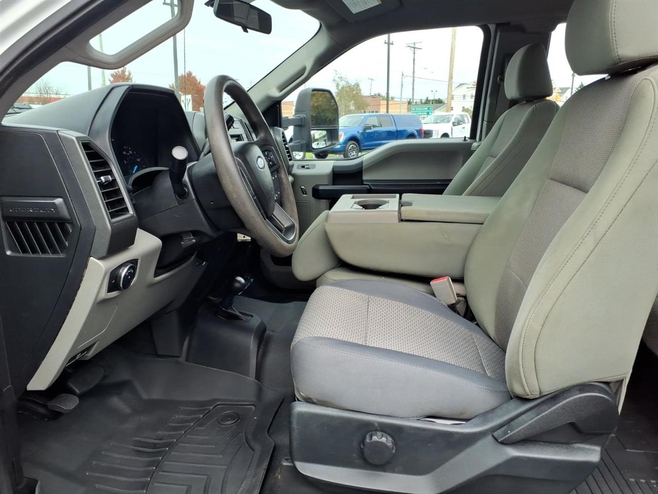 Ford Super Duty F-450 DRW XL 4WD SuperCab 192" WB 84" CA 2018