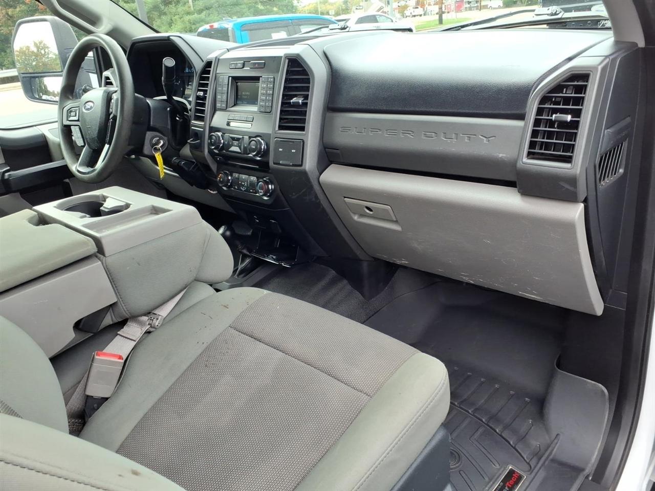Ford Super Duty F-450 DRW XL 4WD SuperCab 192" WB 84" CA 2018