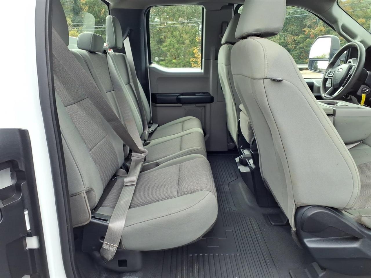 Ford Super Duty F-450 DRW XL 4WD SuperCab 192" WB 84" CA 2018