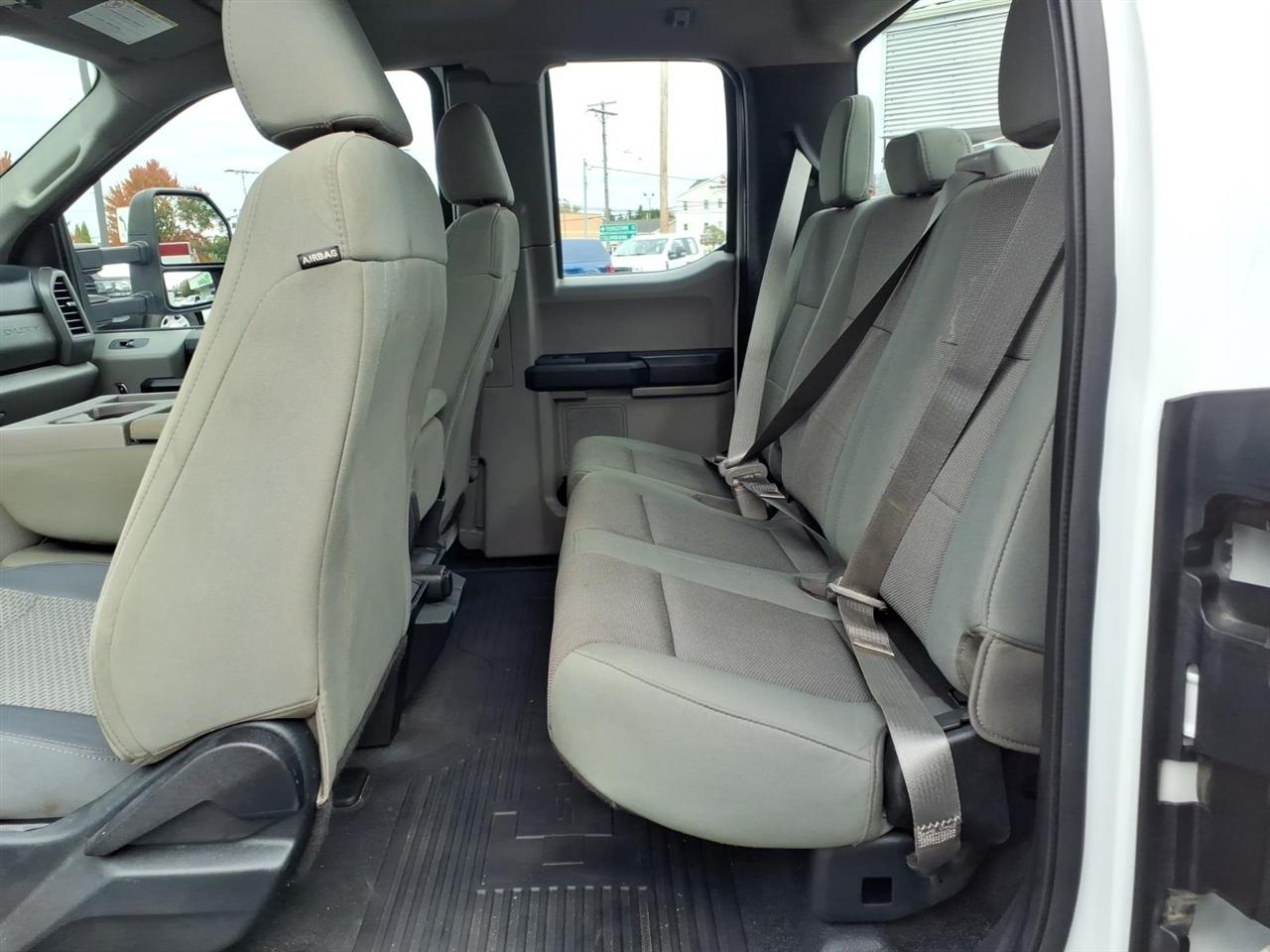 Ford Super Duty F-450 DRW XL 4WD SuperCab 192" WB 84" CA 2018