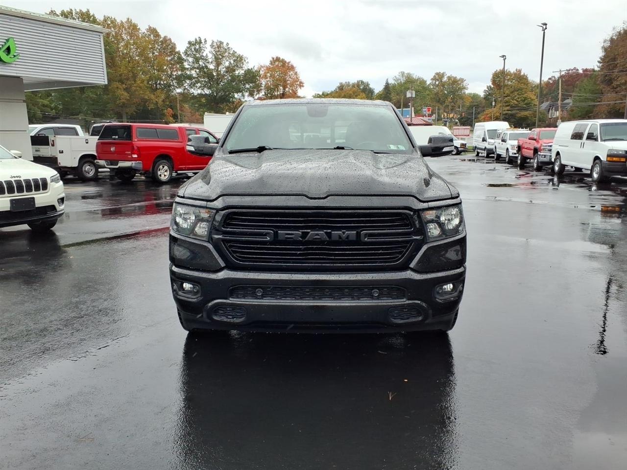RAM 1500 Big Horn 4x4 Crew Cab 5'7" Box 2020