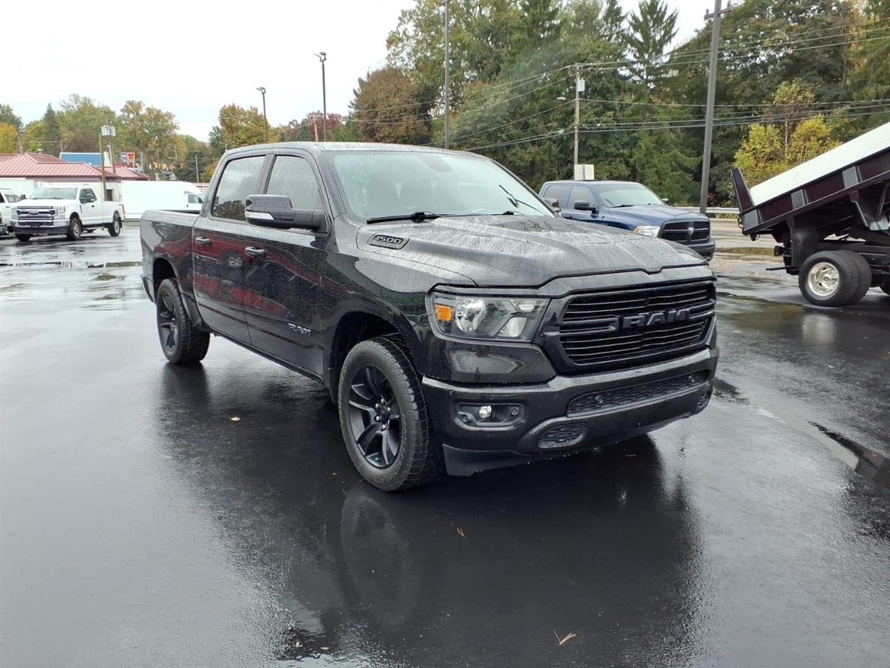 RAM 1500 Big Horn 4x4 Crew Cab 5'7" Box 2020