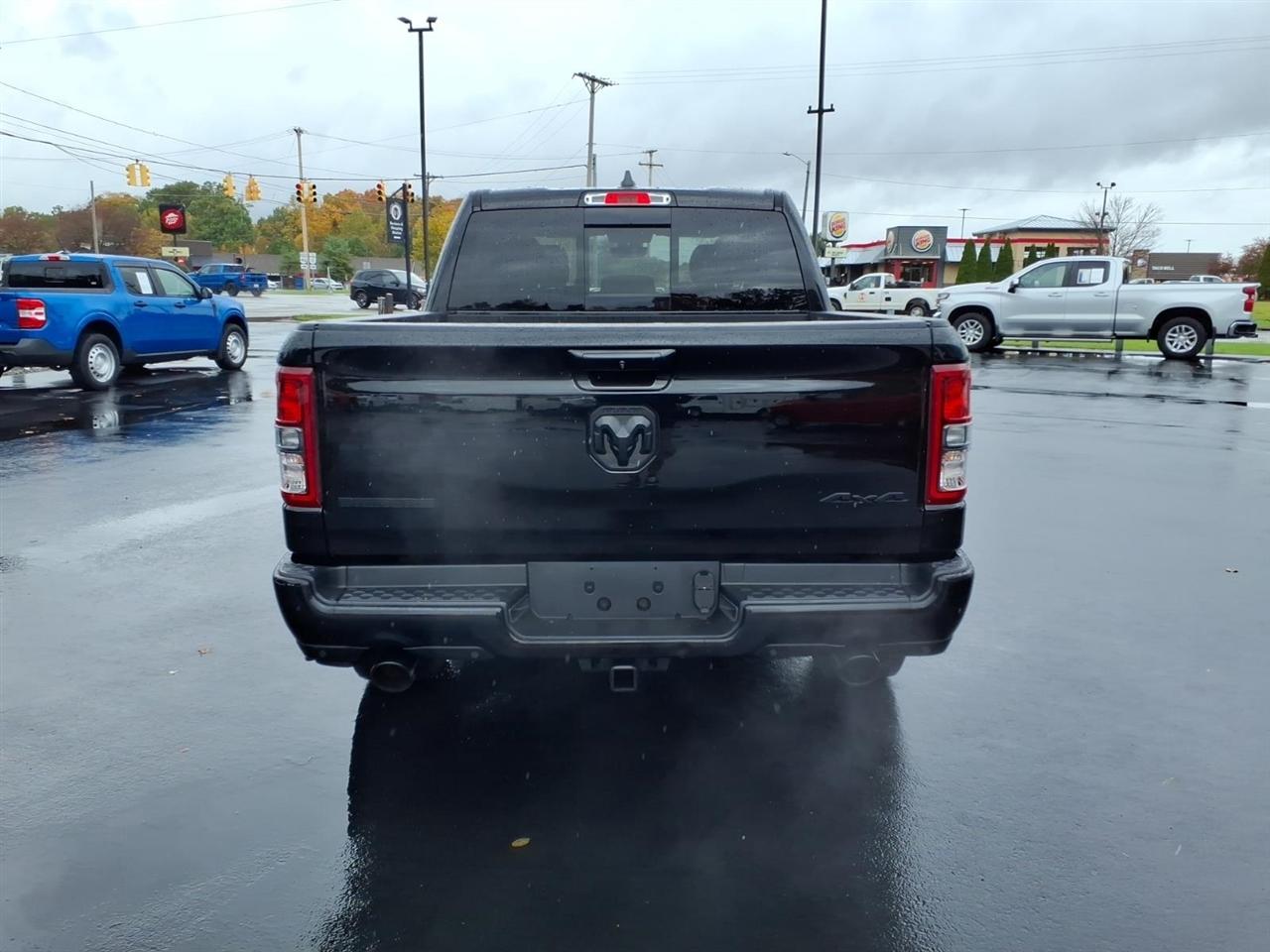 RAM 1500 Big Horn 4x4 Crew Cab 5'7" Box 2020