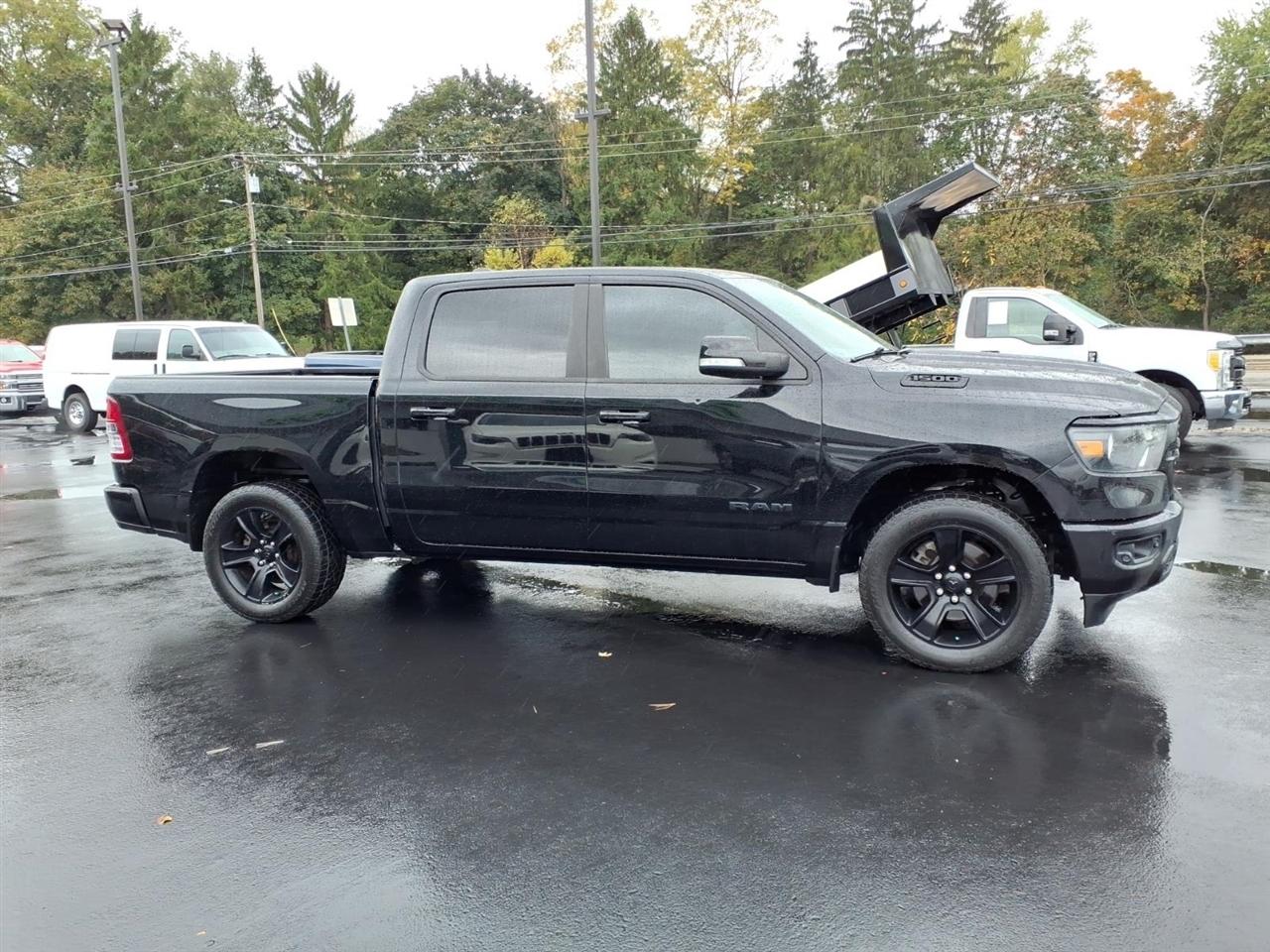 RAM 1500 Big Horn 4x4 Crew Cab 5'7" Box 2020