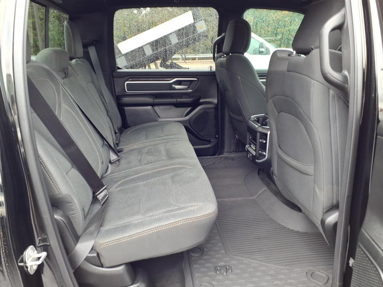 RAM 1500 Big Horn 4x4 Crew Cab 5'7" Box 2020