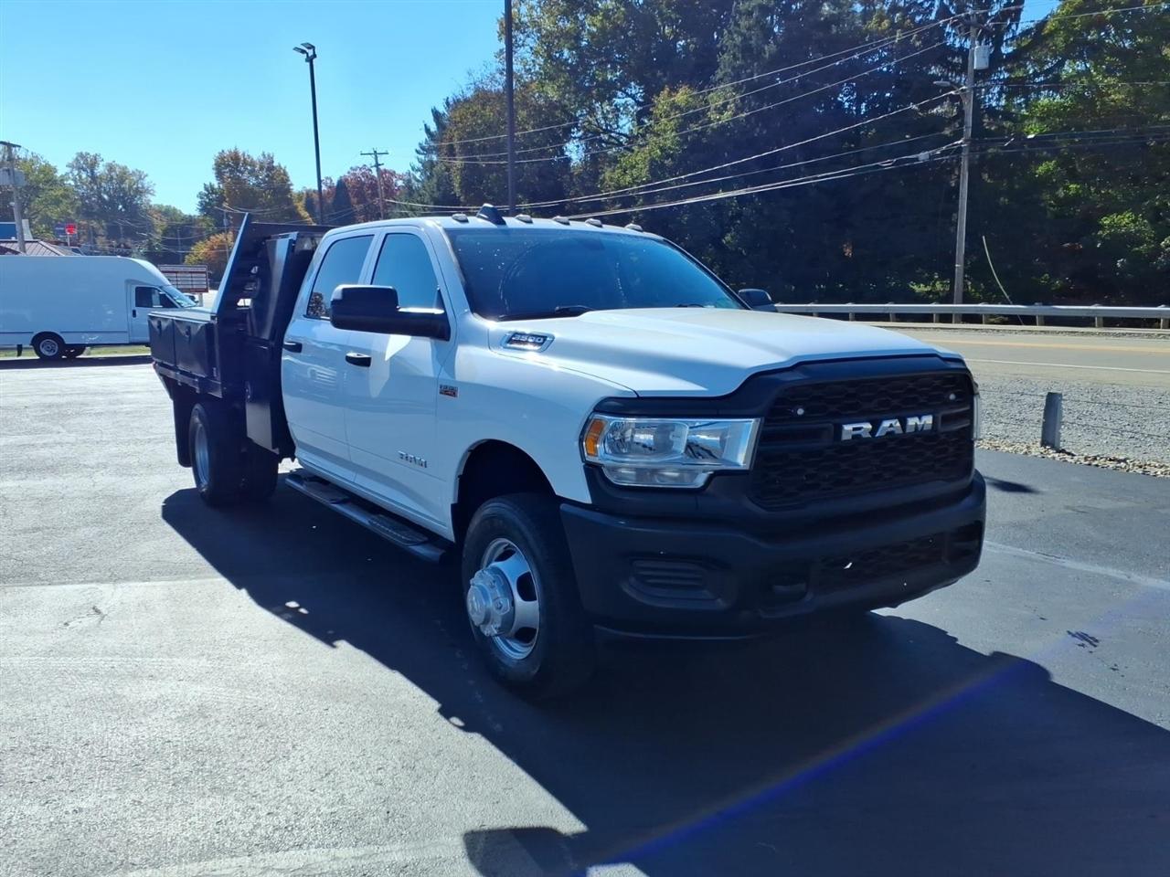 RAM 3500 Tradesman 4WD Crew Cab 60" CA 172.4" WB 2019
