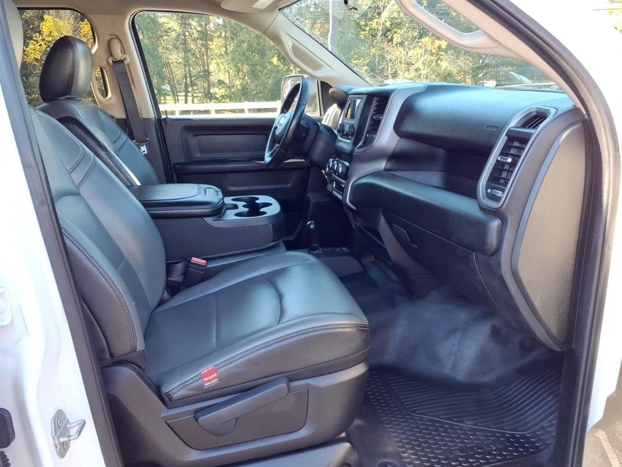 RAM 3500 Tradesman 4WD Crew Cab 60" CA 172.4" WB 2019