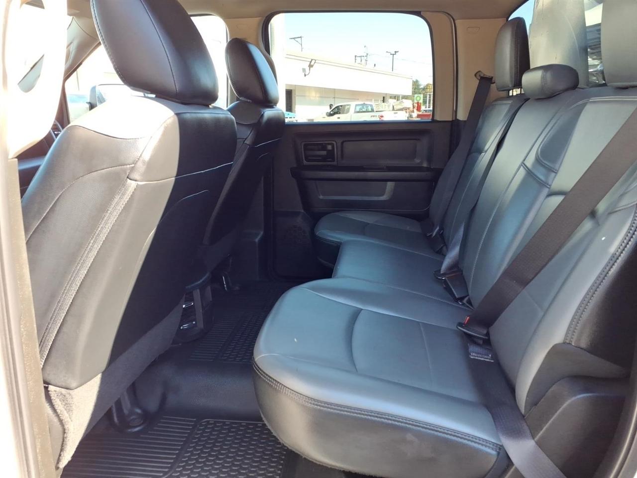 RAM 3500 Tradesman 4WD Crew Cab 60" CA 172.4" WB 2019