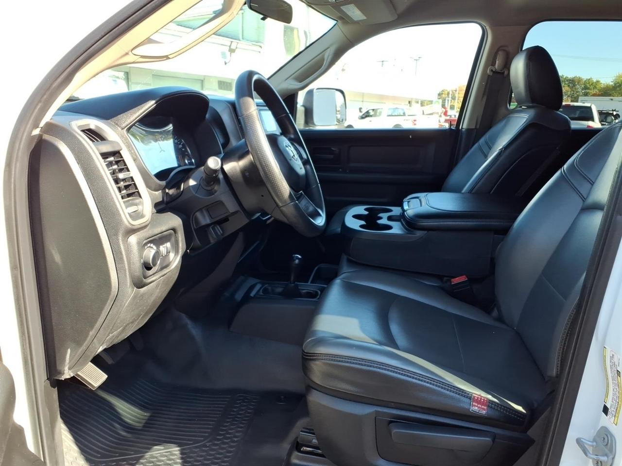 RAM 3500 Tradesman 4WD Crew Cab 60" CA 172.4" WB 2019