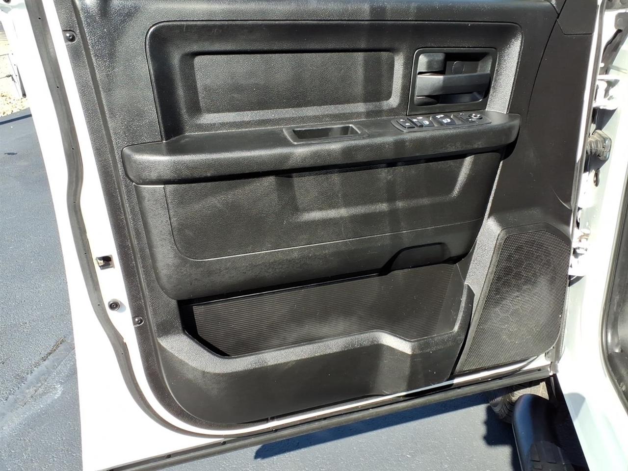 RAM 3500 Tradesman 4WD Crew Cab 60" CA 172.4" WB 2019