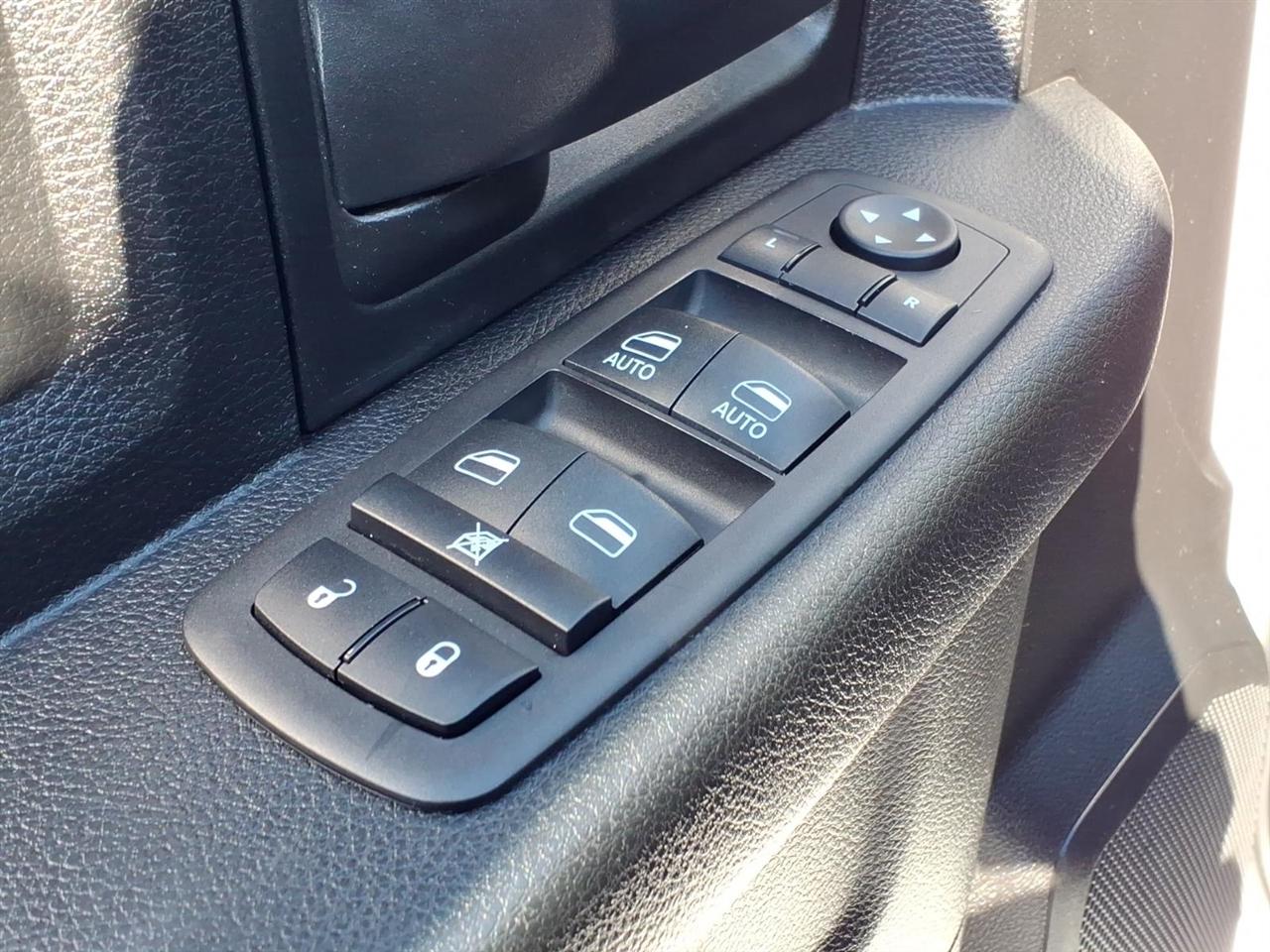 RAM 3500 Tradesman 4WD Crew Cab 60" CA 172.4" WB 2019