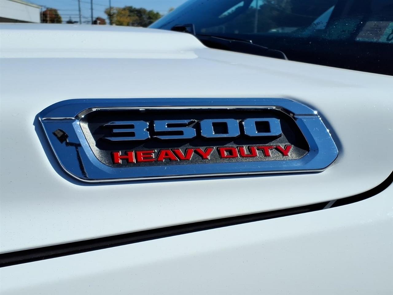 RAM 3500 Tradesman 4WD Crew Cab 60" CA 172.4" WB 2019
