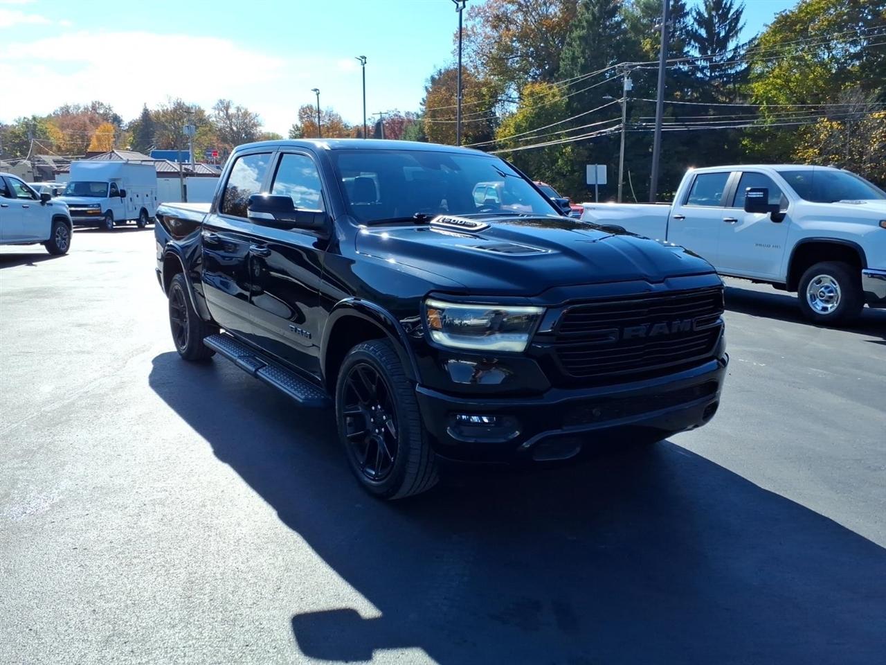 RAM 1500 Laramie 4x4 Crew Cab 5'7" Box 2022