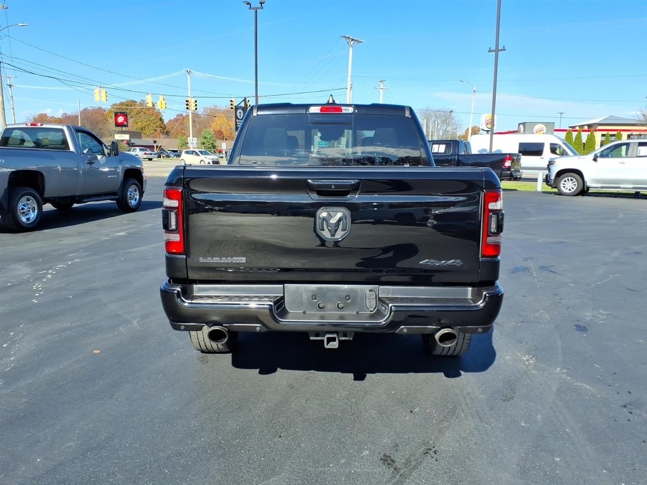 RAM 1500 Laramie 4x4 Crew Cab 5'7" Box 2022
