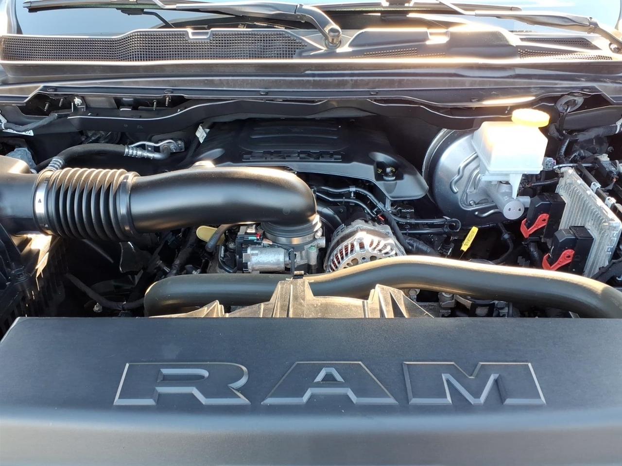 RAM 1500 Laramie 4x4 Crew Cab 5'7" Box 2022
