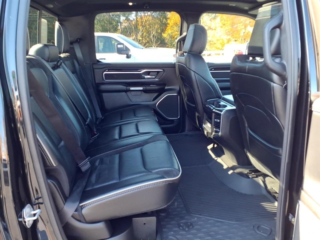 RAM 1500 Laramie 4x4 Crew Cab 5'7" Box 2022