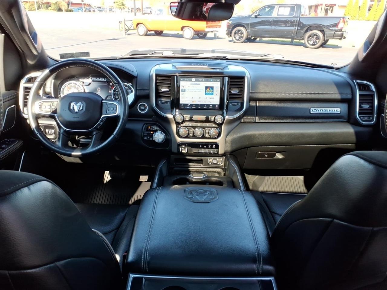 RAM 1500 Laramie 4x4 Crew Cab 5'7" Box 2022
