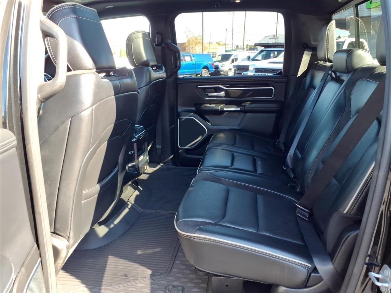 RAM 1500 Laramie 4x4 Crew Cab 5'7" Box 2022