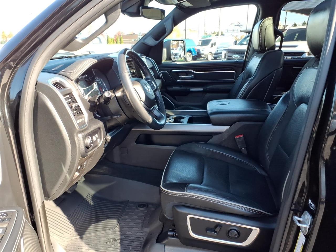 RAM 1500 Laramie 4x4 Crew Cab 5'7" Box 2022