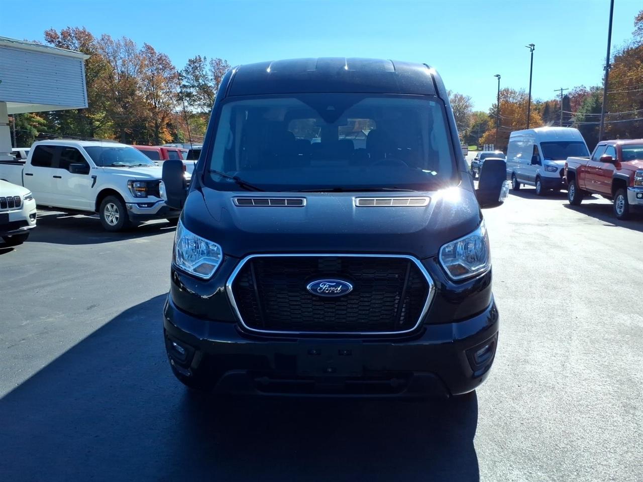 Ford Transit Passenger Wagon T-350 148" Med Roof XLT RWD 2022