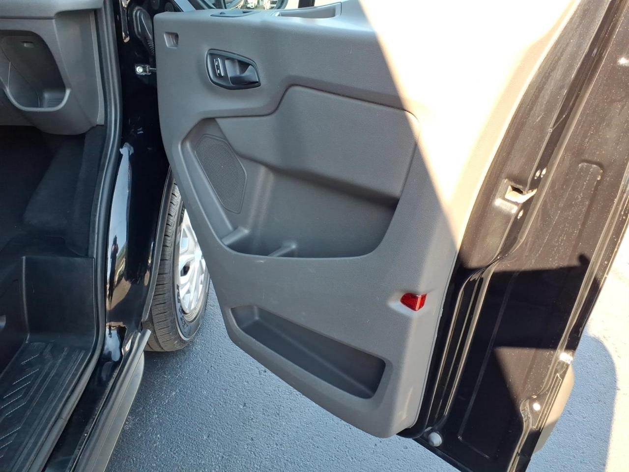 Ford Transit Passenger Wagon T-350 148" Med Roof XLT RWD 2022