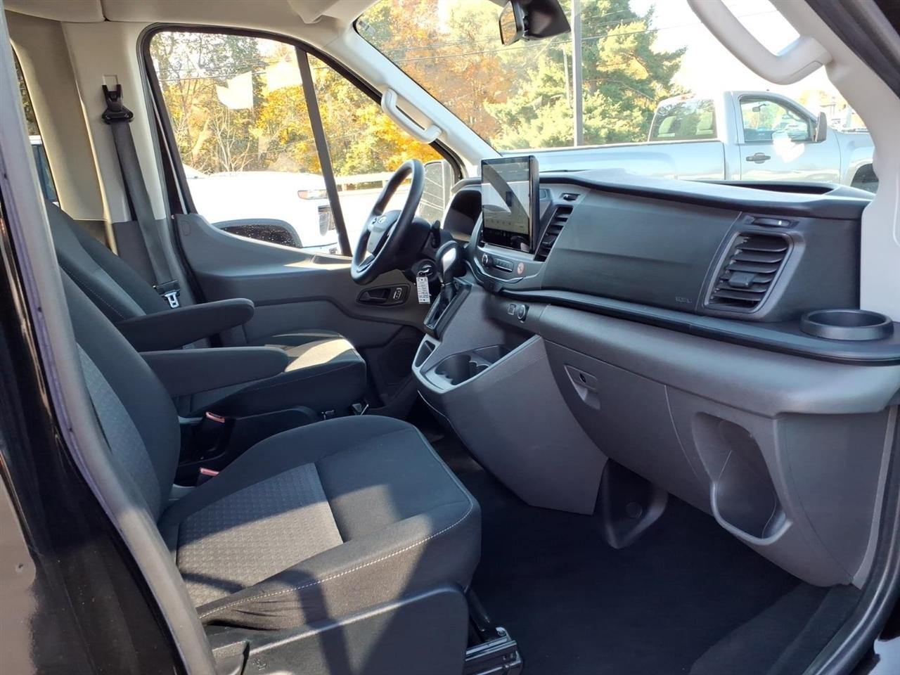 Ford Transit Passenger Wagon T-350 148" Med Roof XLT RWD 2022