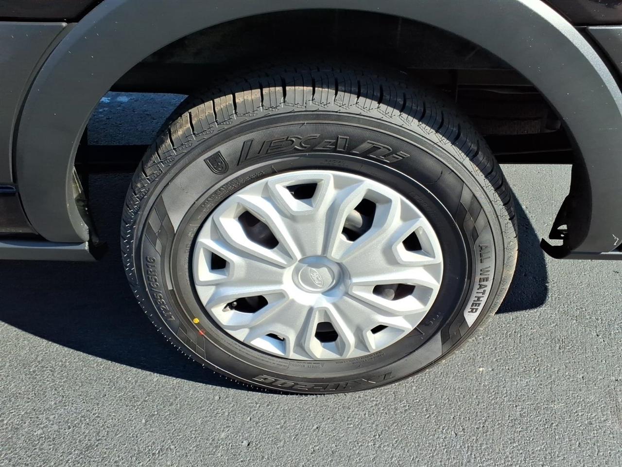 Ford Transit Passenger Wagon T-350 148" Med Roof XLT RWD 2022
