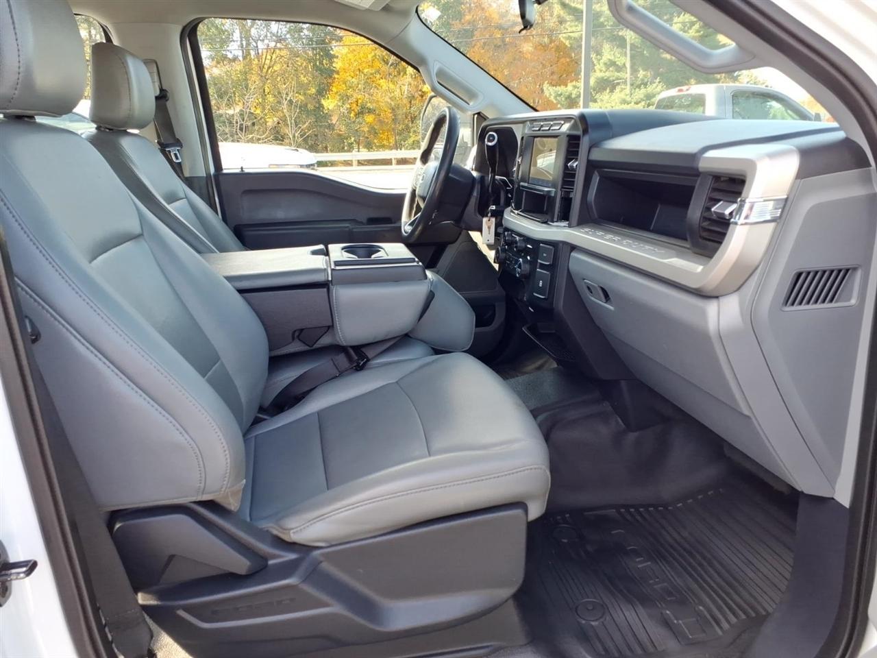 Ford Super Duty F-250 SRW XL 4WD Crew Cab 8' Box 2023