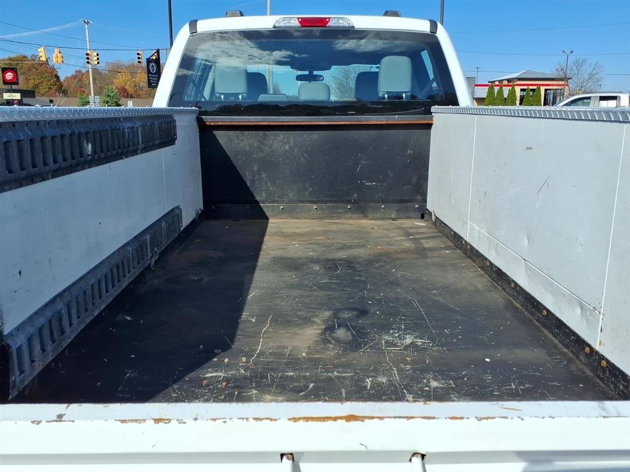 Ford Super Duty F-250 SRW XL 4WD Crew Cab 8' Box 2023