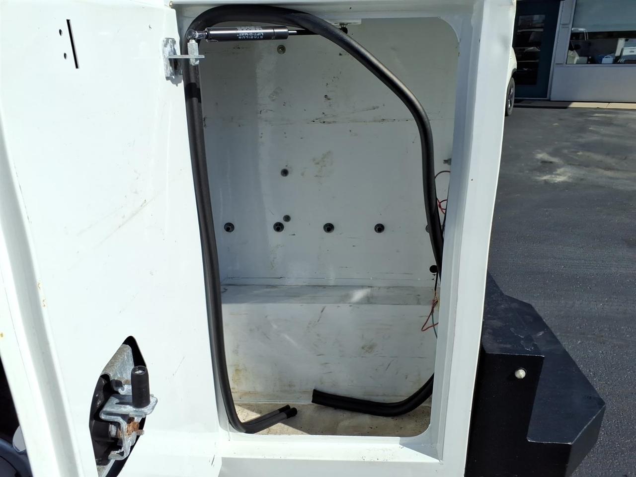 Ford Super Duty F-250 SRW XL 4WD Crew Cab 8' Box 2023