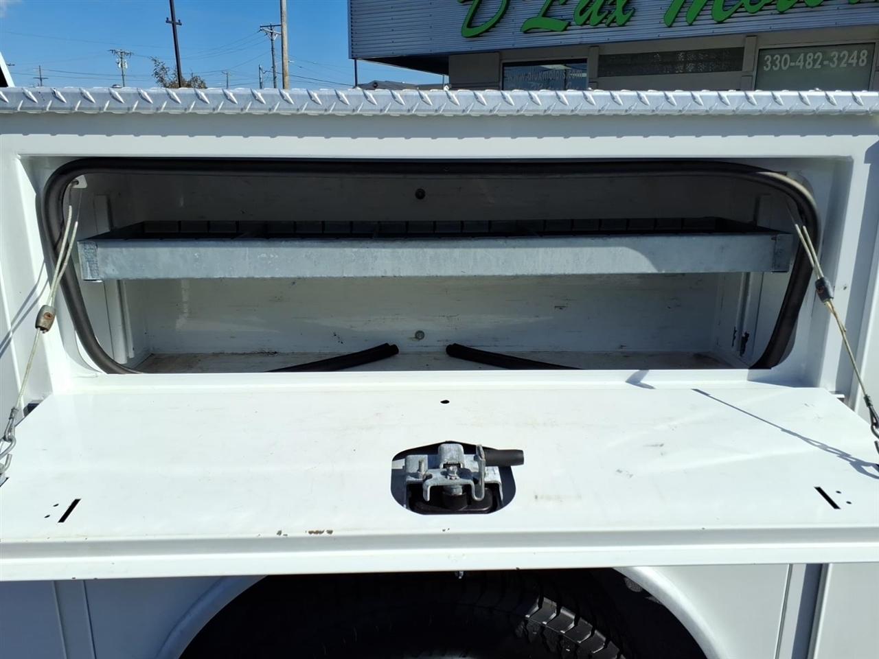 Ford Super Duty F-250 SRW XL 4WD Crew Cab 8' Box 2023