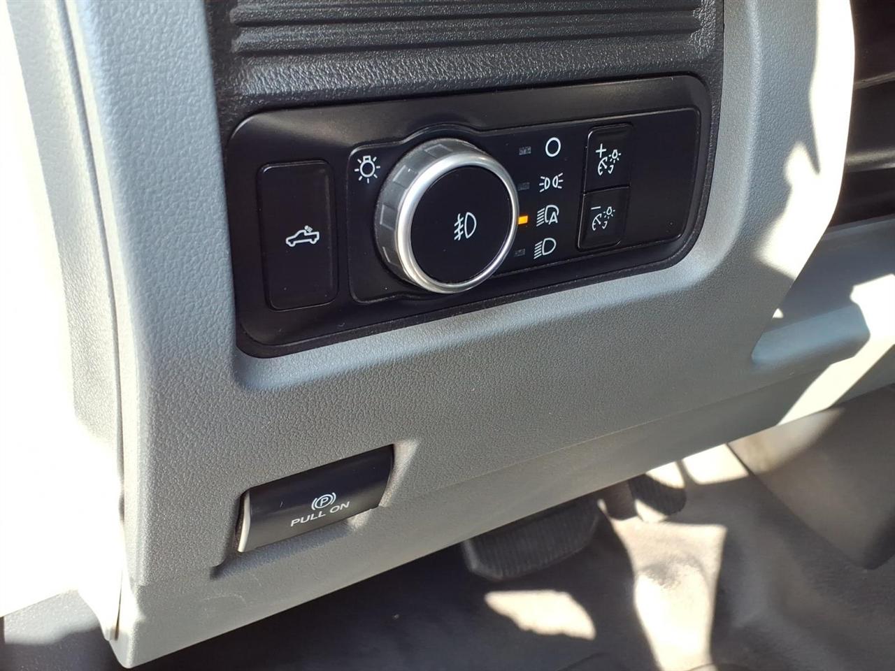 Ford Super Duty F-250 SRW XL 4WD Crew Cab 8' Box 2023