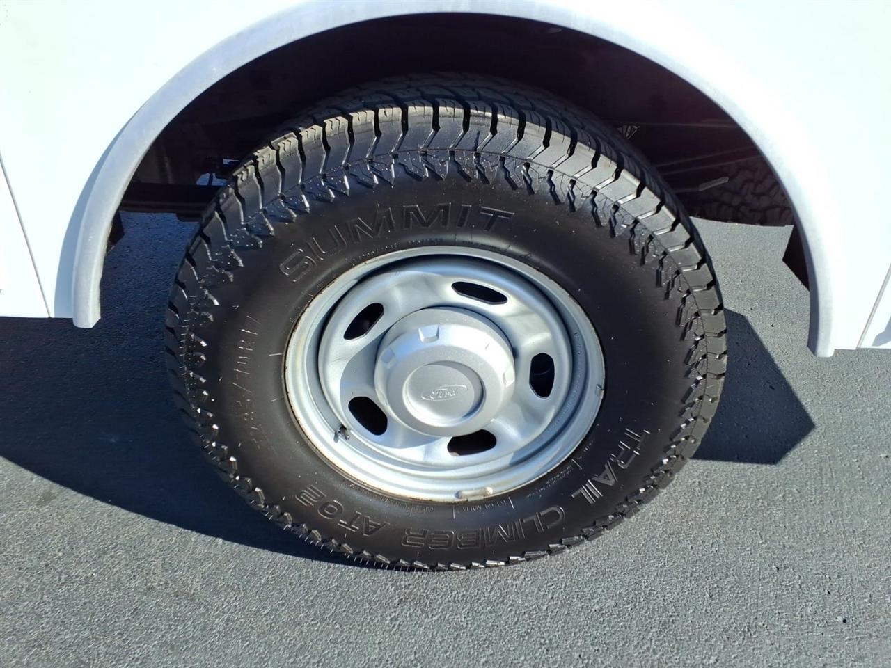 Ford Super Duty F-250 SRW XL 4WD Crew Cab 8' Box 2023