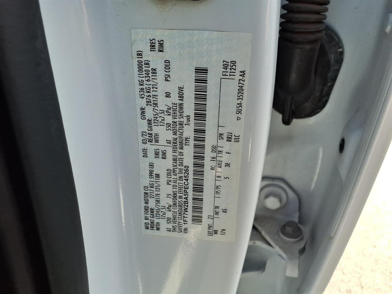 Ford Super Duty F-250 SRW XL 4WD Crew Cab 8' Box 2023
