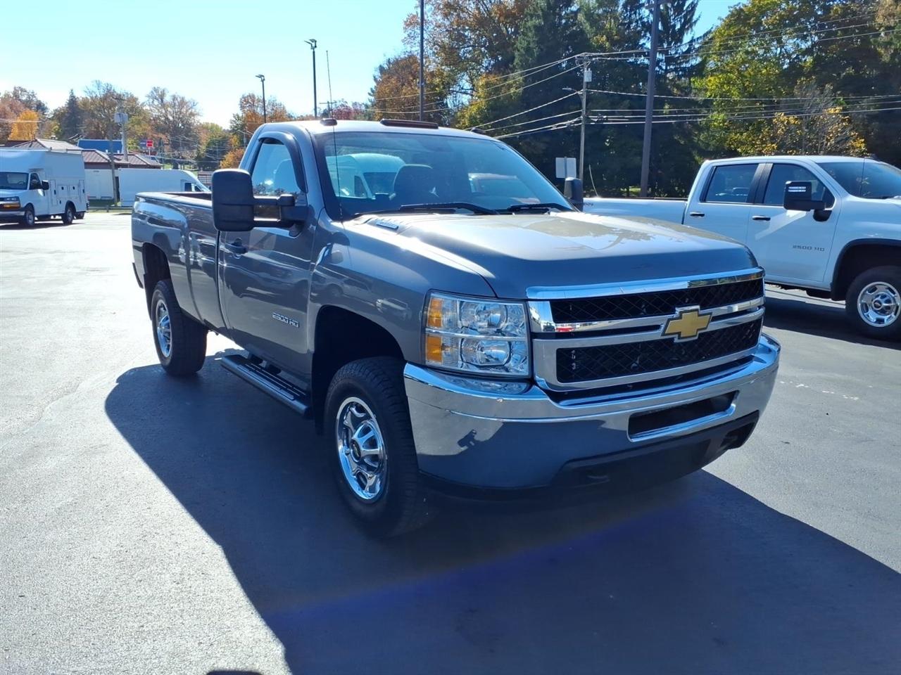 Chevrolet Silverado 2500HD 4WD Reg Cab 133.7" Work Truck 2012