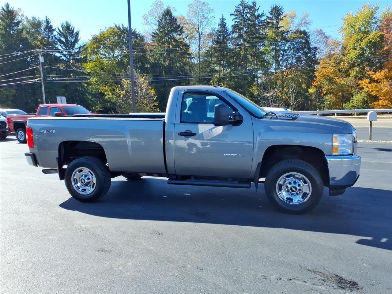 Chevrolet Silverado 2500HD 4WD Reg Cab 133.7" Work Truck 2012
