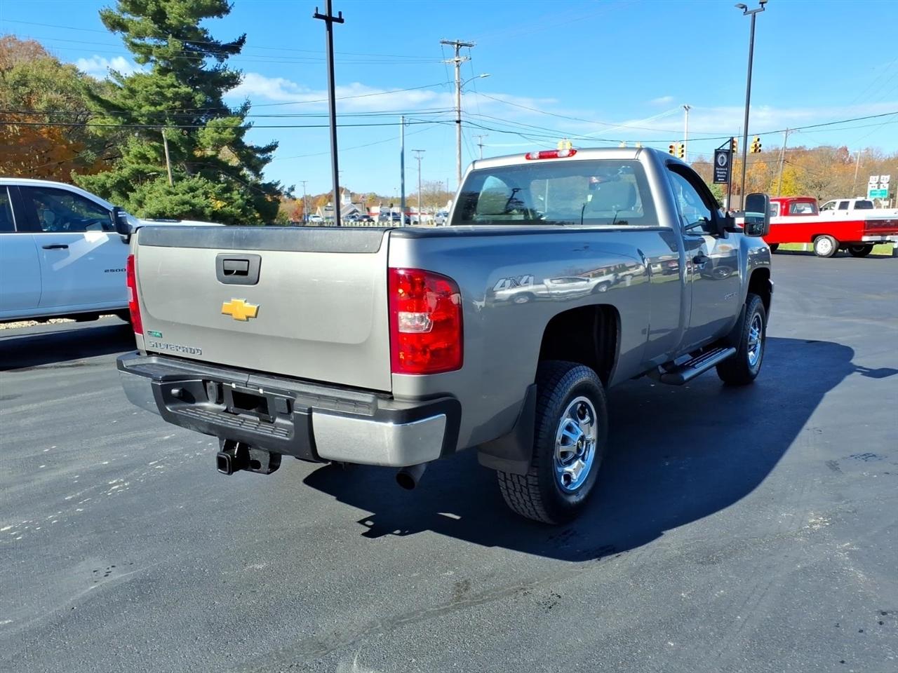 Chevrolet Silverado 2500HD 4WD Reg Cab 133.7" Work Truck 2012