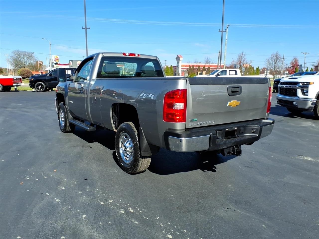 Chevrolet Silverado 2500HD 4WD Reg Cab 133.7" Work Truck 2012