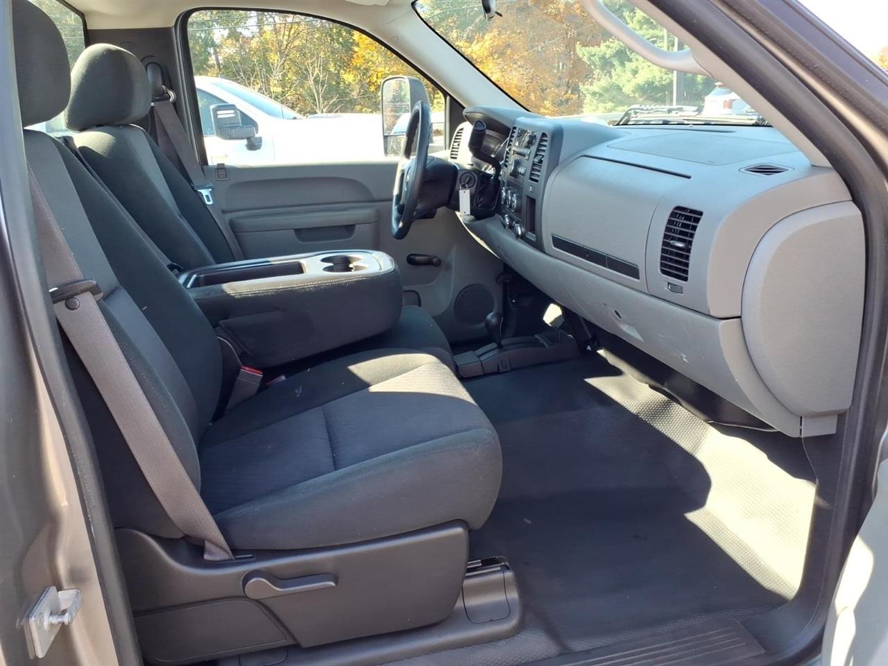 Chevrolet Silverado 2500HD 4WD Reg Cab 133.7" Work Truck 2012