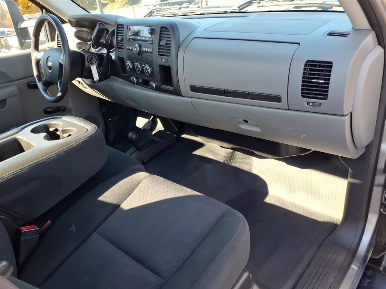 Chevrolet Silverado 2500HD 4WD Reg Cab 133.7" Work Truck 2012