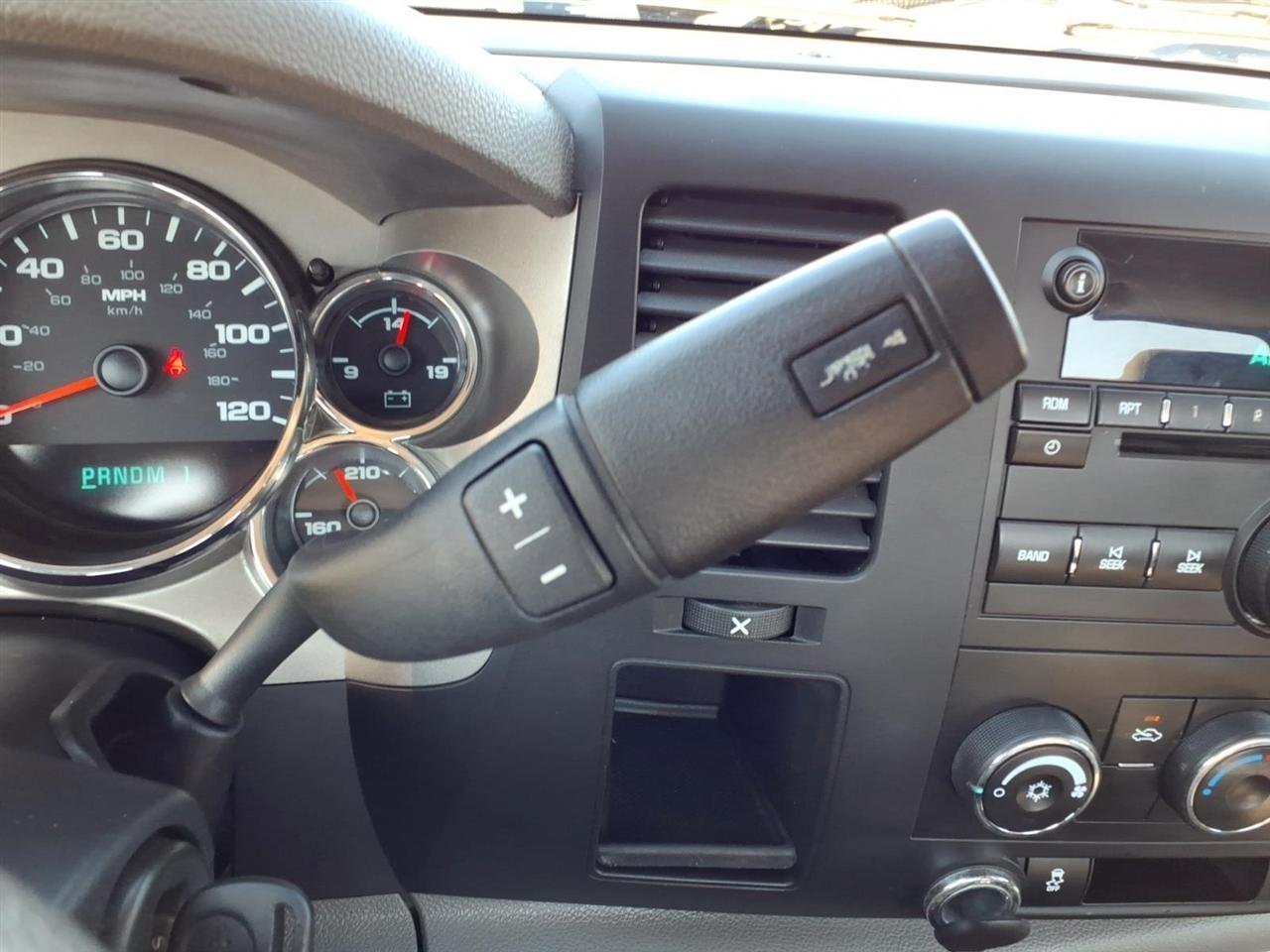 Chevrolet Silverado 2500HD 4WD Reg Cab 133.7" Work Truck 2012