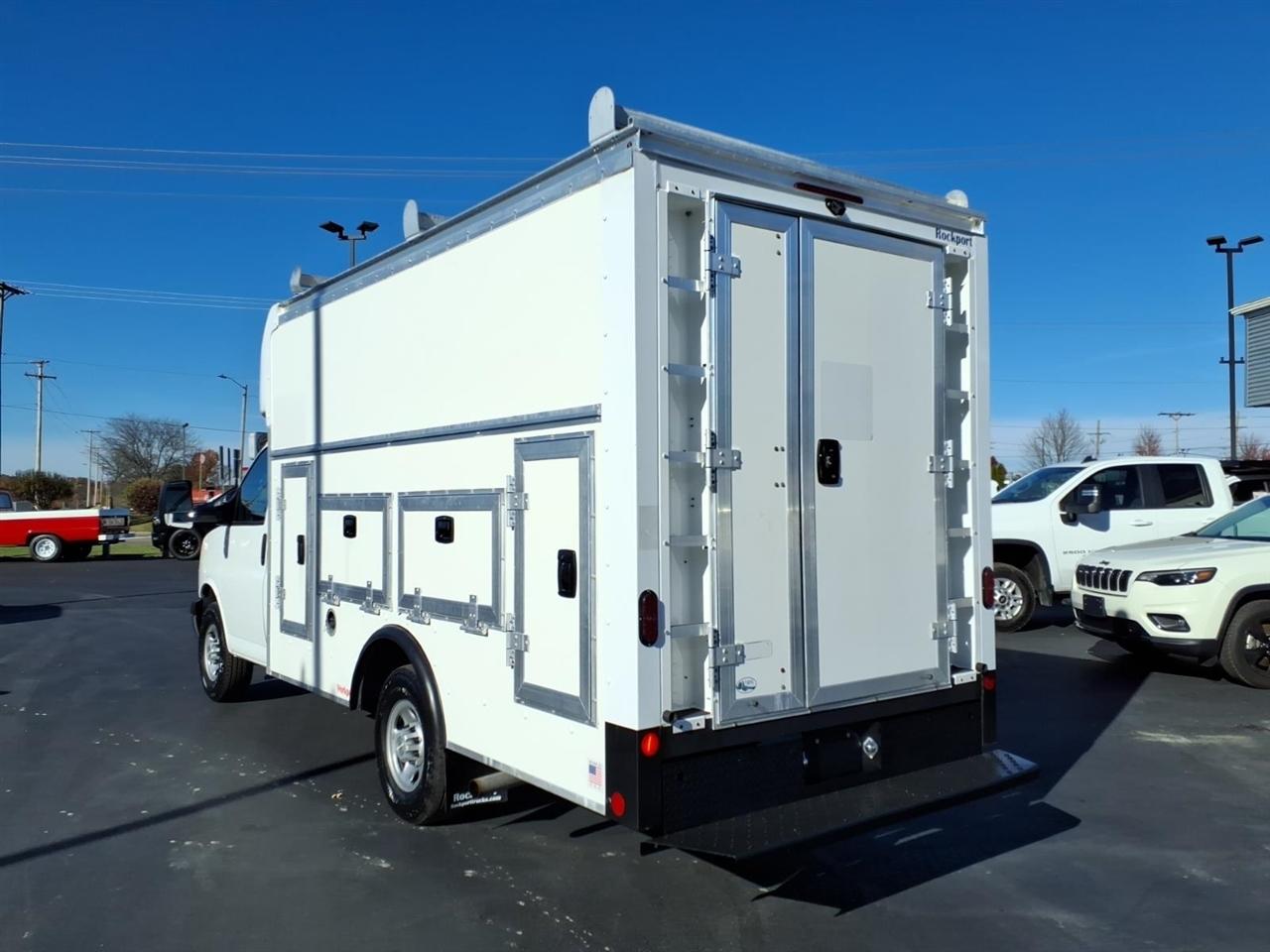 Chevrolet Express Commercial Cutaway 3500 Van 139" 2022