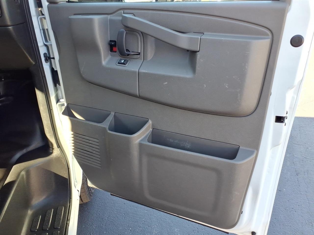 Chevrolet Express Commercial Cutaway 3500 Van 139" 2022