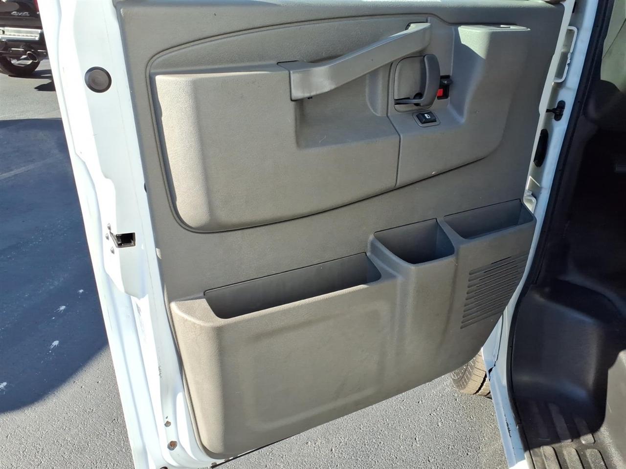 Chevrolet Express Commercial Cutaway 3500 Van 139" 2022